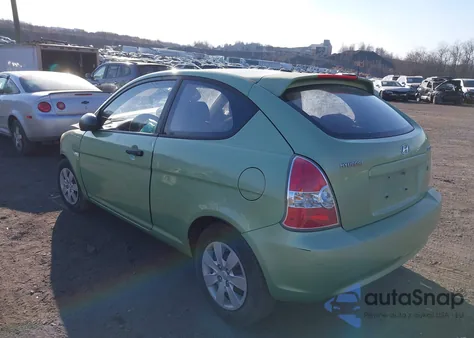 2009 Hyundai Accent Gs z USA, uszkodzony, nr VIN KMHCM36C99U114195